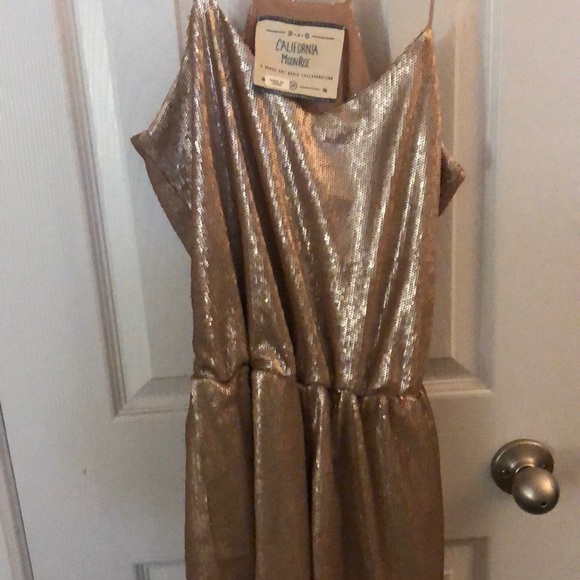 Rose gold sequin mini romper - Picture 2 of 2